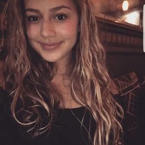 Meet your Posher, Evelyn